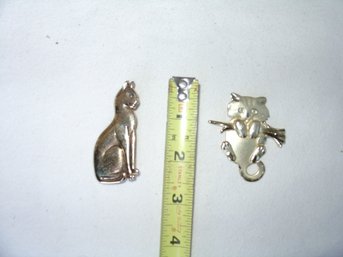 Calling Cat Lovers! Costume Jewelry Pair Of Pins