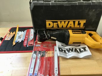 DEWALT DW304P Reciprocating Saw Package