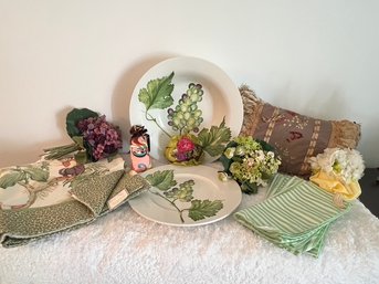 NWT Linen With Napkins, This Needs A Bottle Of Wine! Photos Tell The Story, Made In Italy