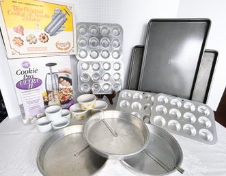 Great Baking Lot! Some Like New! Wilton, Bake-King, Comet, Ateco, More