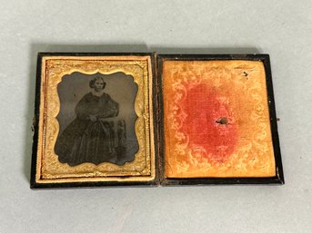 Mid 1800s Tin Type Photo Of Woman In Gutta Percha Case