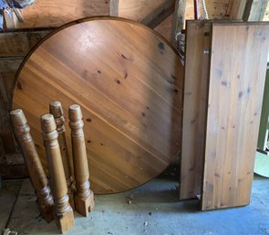 Round Maple Country Table With 2 Leaves