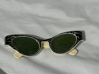 Vintage Black & Cream Cat Eye Green Lense Sunglasses