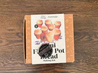 Terrain Mini Flower Pot Bread Making Kit