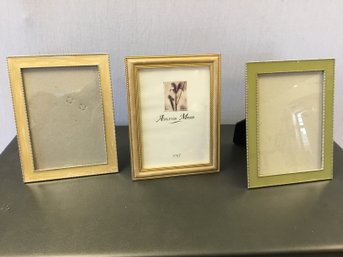 A Group Of Three Ashleigh Manor Picture Frames - 5' X 7'
