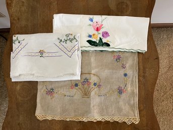 Vintage Hand Embroidered Table Runners & 2 Place Mats