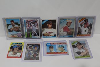 9 Vintage Cards Including Rookie Daryl Strawberry 1984 - Mike Piazza 1993- Graig Nettles 1969