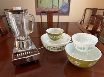 Pyrex Bowls And Hamilton Beach Blender (model 632-1)