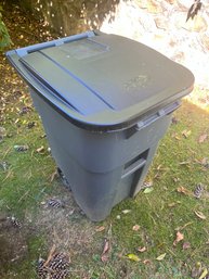 Large Rubbermaid Garbage Can