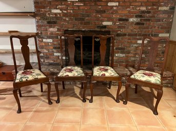 Group Of (4) Queen Anne Style Matching Florally Upholstered Chairs