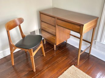 Mid Century Desk And Chair