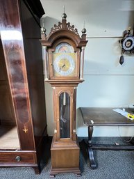 Colonial Mfg. Grandmothers Clock