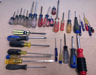 Large Lot Of Screwdrivers