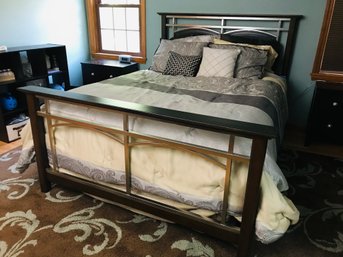 Stunning  Queen Size Headboard And Footboard