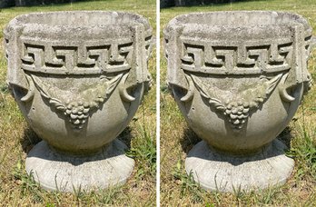 A Pair Of Large Neoclassical Cast Stone Garden Urns (2 Of 4)