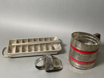 Vintage Sift-Chine Sifter & Frigidaire Ice Tray