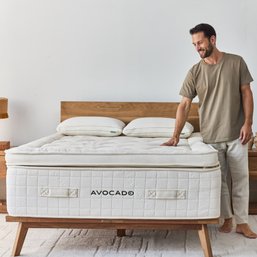 Avocado Luxury Organic Queen Plush Mattress - Retail $5599.00