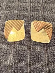 14 Kt Yellow Gold Shield Style Earrings