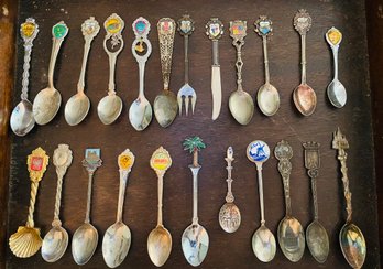 Mini Foreign Land Spoon Collection. Holland, France And More