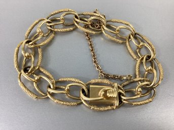 14K Gold Chain Link Bracelet With Guard - 16.7 Dwt