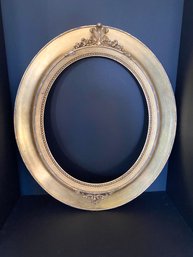 Beautiful Oval Antique Gilt Frame