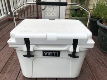 YETI 20 ROADIE Cooler, RARE Discontinued Size!