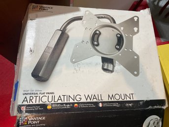 TV Wall Mount: Articulating Wall Mount For Universal Wall Mount