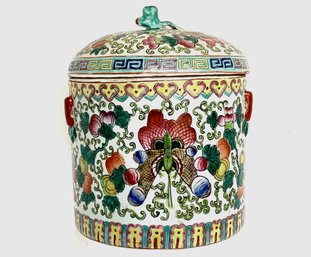 Chinese Qianlong Famille Rose Enamel Foo Dog Handle Lidded Tea Caddy With Foo Dog