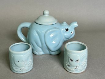 Vintage Blue Elephant Tea Pot With Cups