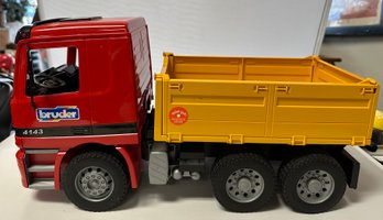 Bruder Mack Granite Dump Truck And Cement Lorry                                                            E2