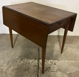 19th Century American One Drawer Drop Leaf Table
