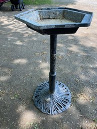 Antique Aluminum Bird Bath With Frog Pattern