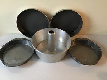 Round Cake Pans - Two 9 Inch, Two 8 Inch And Angel Food Cake Pan