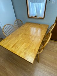 Beautiful Solid Wood Kitchen Table & 4 Chairs