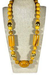 Art Deco. Bakelite Plastic Gold Tone Beaded Necklace Butterscotch