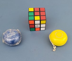 Vintage Toy Lot Duncan Tournament Yo-yo Rubik's Cube