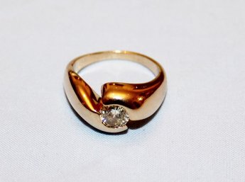 18k Yellow Gold Ladies Diamond Ring, Size 7.5