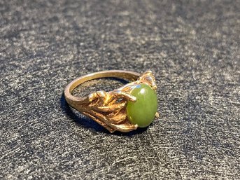 14k Gold Ring With Jade Stone . 7 Grams