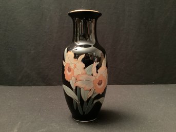 Ming Tao Vase Stamped Urn Shape Metallic Decoration Irises