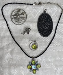 Lot Jewelry: Colored Stone, Pewter, Silver Tone - Pin, Necklace, Pendant - Bird, Partridge In Pear Tree, Fairy