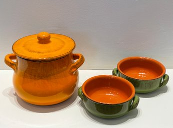 De Silva Pottery Glazed Pot With Lid Together With Two Soup Bowls/ Casseroles, Made In Italy