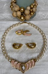 Vintage Lot Jewelry: Napier Faux Pearl & Peach Necklace, Trifari Gold Tone Clip Earrings, Bracelet, Brooch