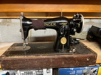 Vintage Singer Sewing Machine & Buttons