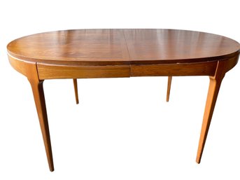 Mid-century Modern MCM Oval Extendable Dinning Table With Two Extra Leaves