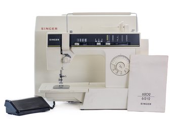 SINGER HEAVY DUTY SEWING MACHING