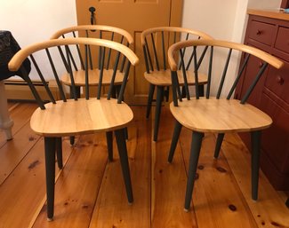 Set Of 4 Like New JOSS & MAIN Windsor Back Arm  Chairs