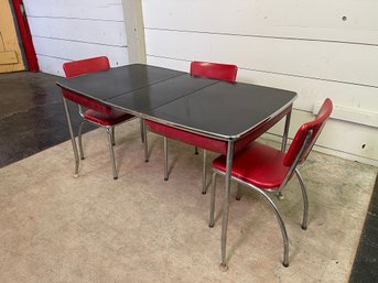A Vintage Hollow Company Kitchen Table & Chairs