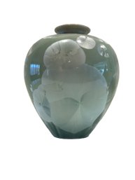 Elegant Ginko Leaf Motif Vase