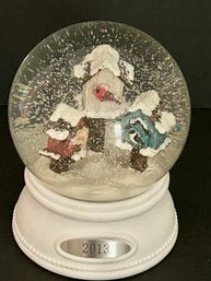 2013 Smith & Hawken Water Snow Globe With Birdhouses And Cardinals 6 In.