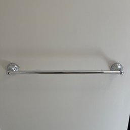 A Chrome Towel Rod And Toilet Paper Holder - Bath3